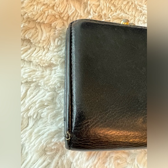 Gucci Supple Black Leather Bi-fold Horseshoe Kisslock - Picture 14 of 14